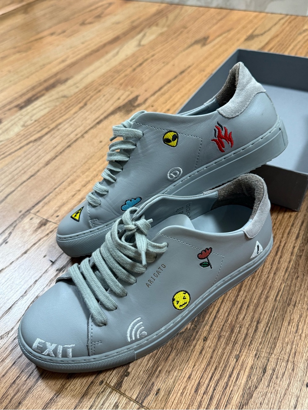 EUC Axel Arigato RARE clean 90 grey leather sneakers 38 - Picture 1 of 13